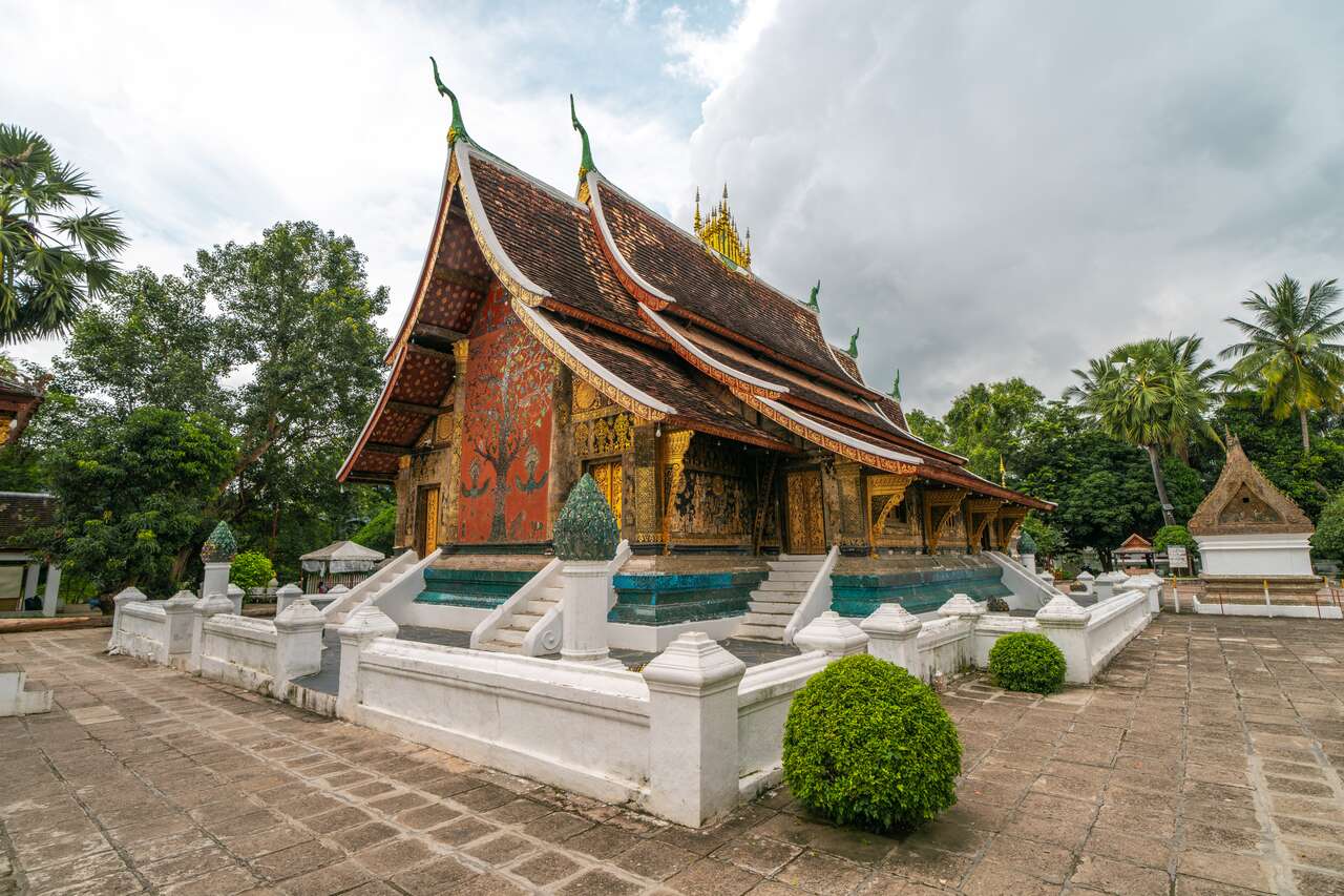 Experience Laos’ temples with guided tours